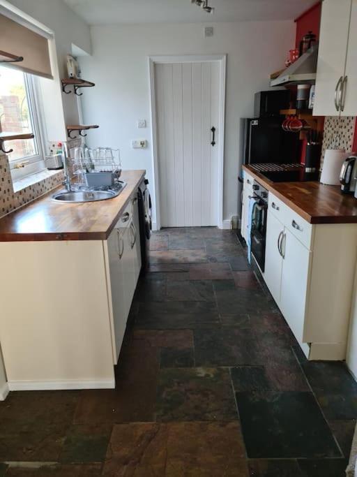Gorgeous 2 Bedroom Kintbury Cottage Экстерьер фото