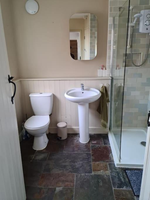 Gorgeous 2 Bedroom Kintbury Cottage Экстерьер фото